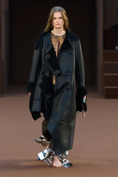 Look 37
